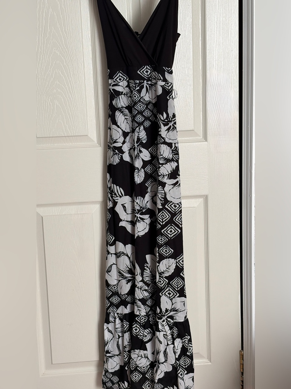 Floral Maxi Dress in Black & White Like New